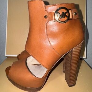 Michael Kors Brown Leather Heeled Boots-Wyatt
